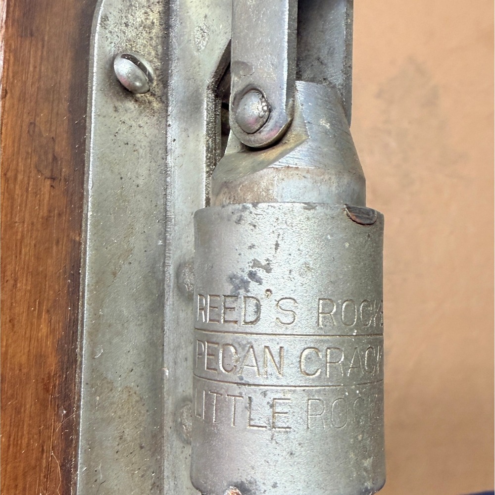Vintage Reed's Rocket Pecan Cracker Manual Lever Nutcracker Wood Little Rock - Picture 5 of 9
